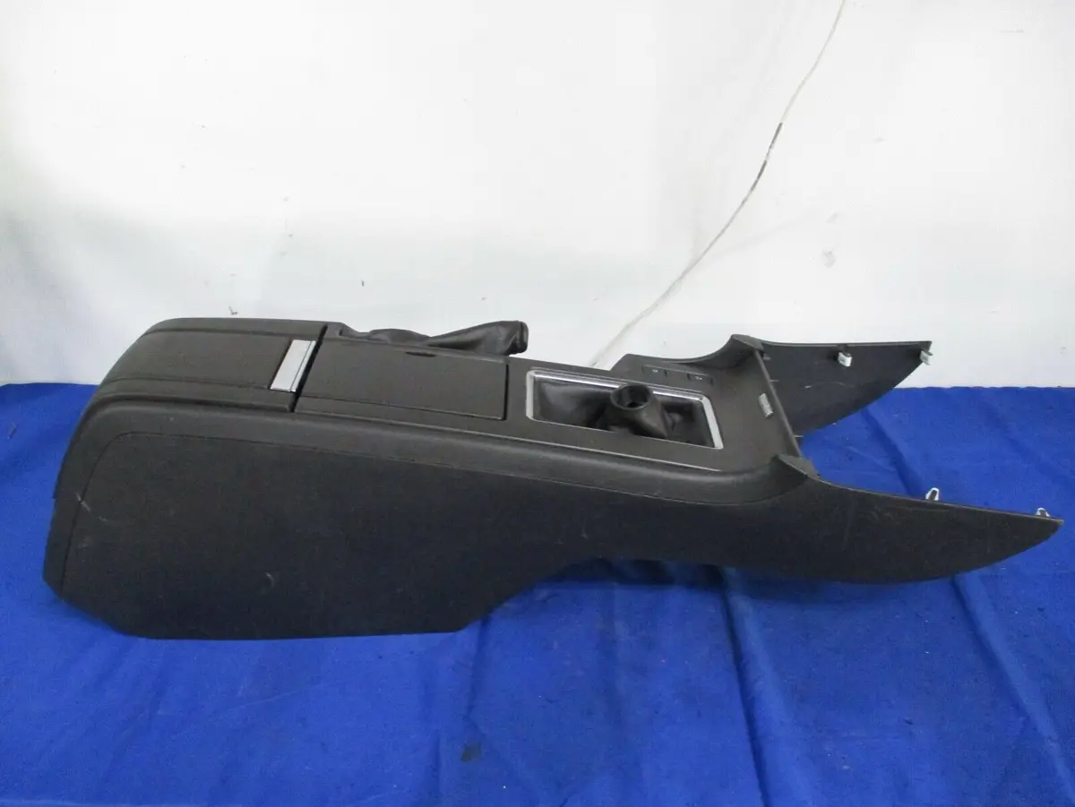 2011-14 Ford Mustang Center Console  051 1