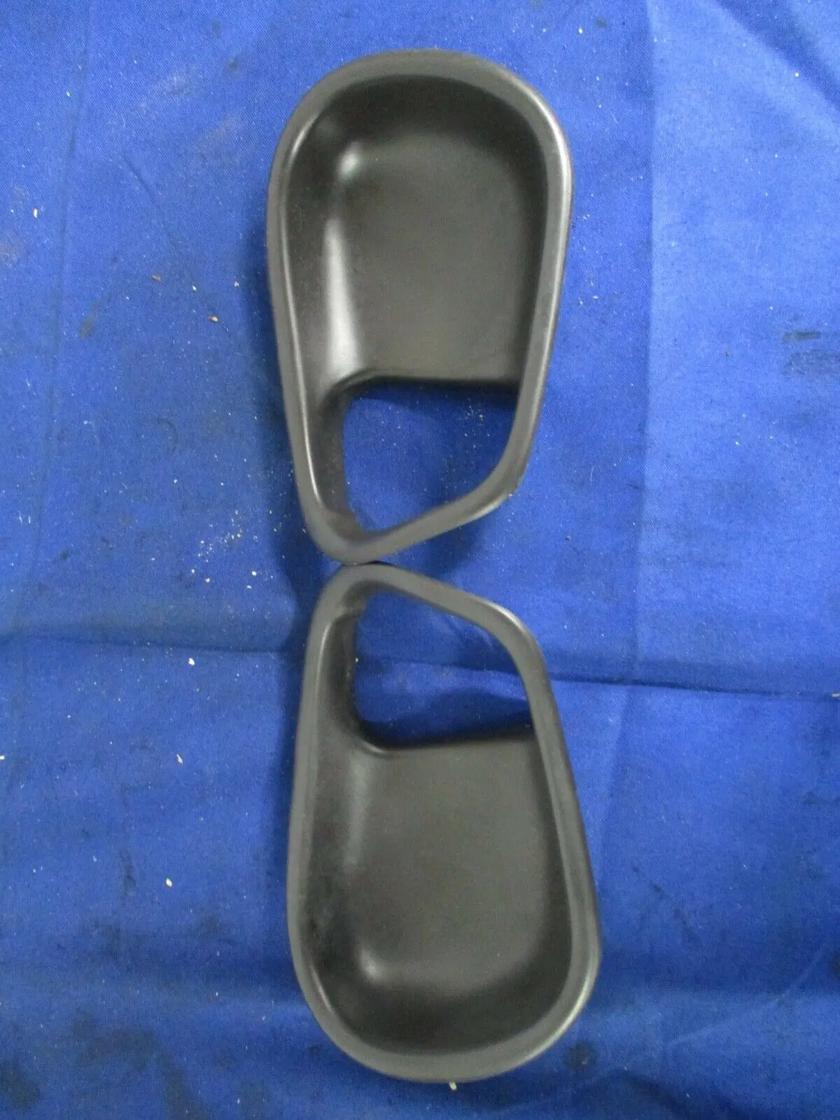 1999-04 Ford Mustang Dark Charcoal Door Handle Cup Trim Surround 020 1