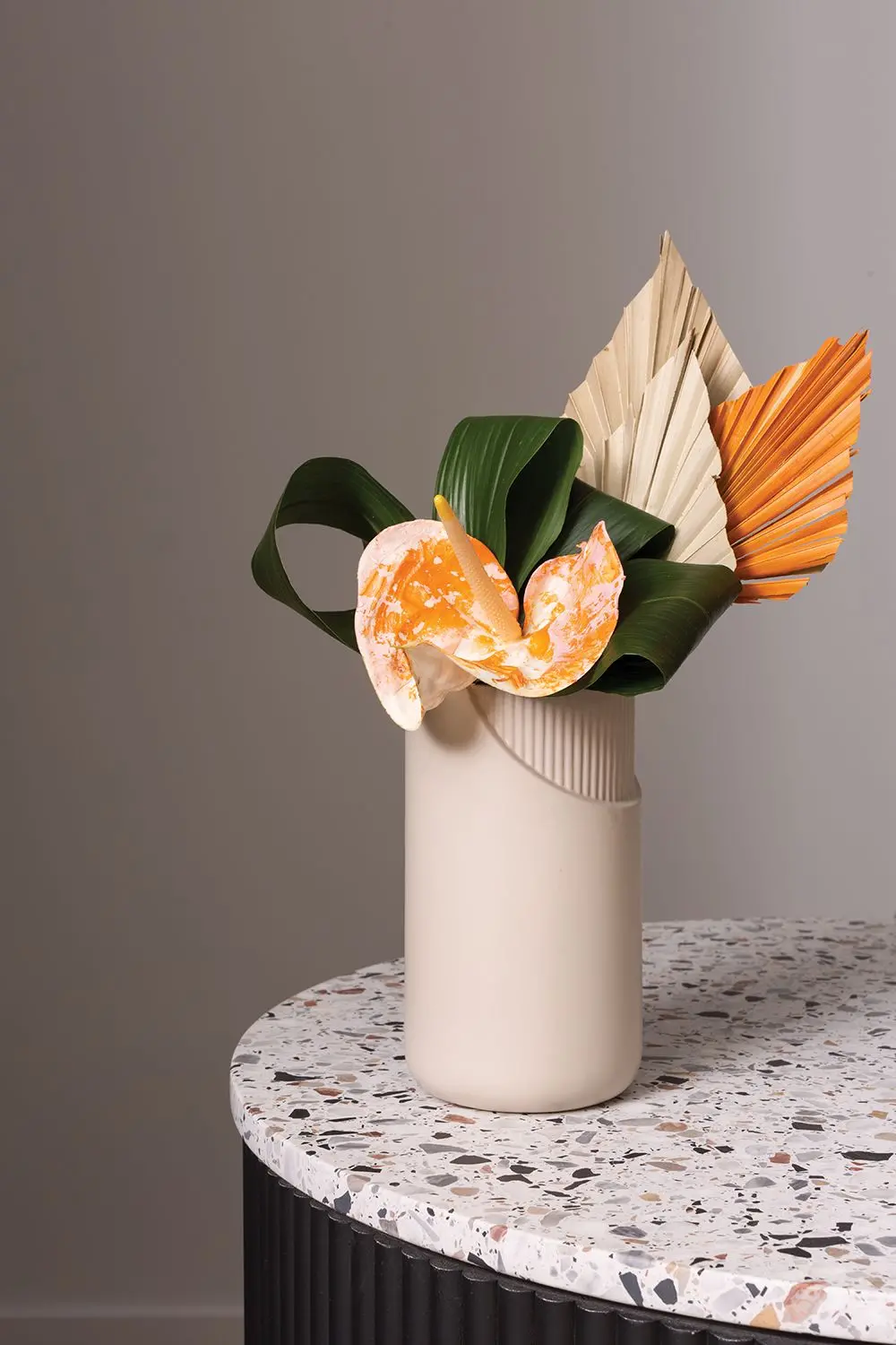 Off-White Halen Vase, Small 1
