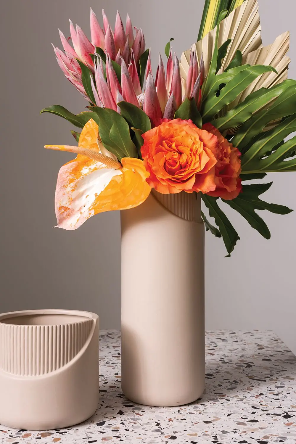 Off-White Halen Vase, Large 1