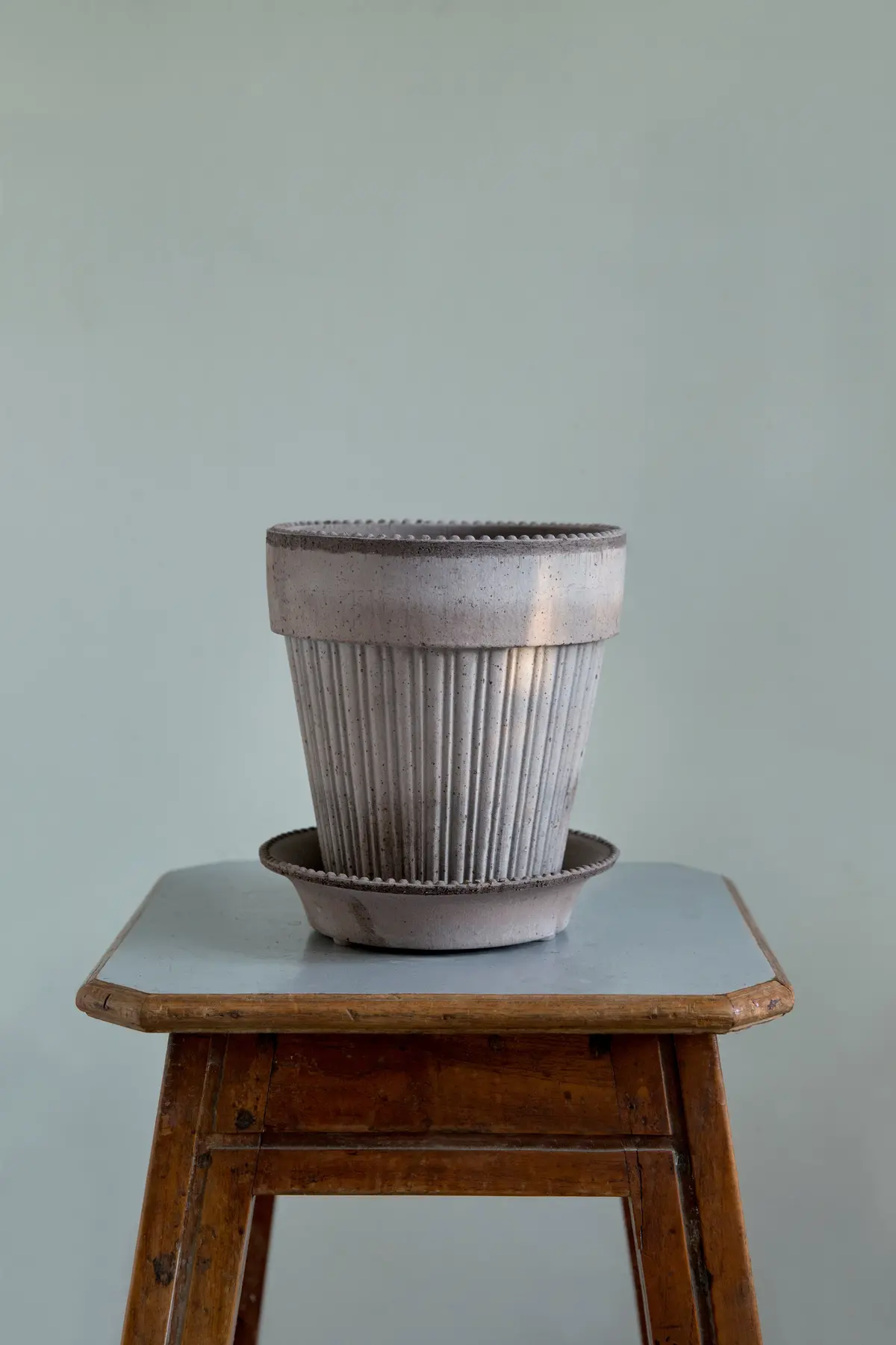Bergs Simona Terracotta Pot, Grey, 16Cm (6.3") 1