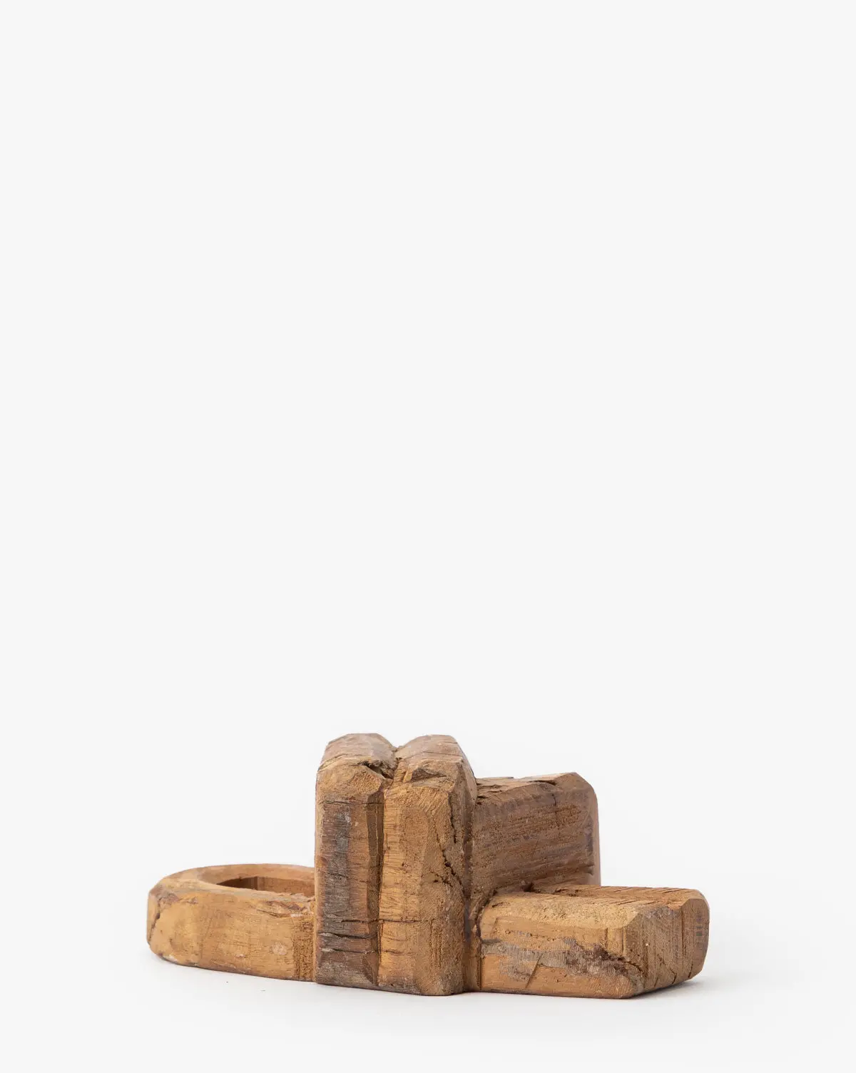 Hand-Carved Reclaimed Wood Knot Décor 1