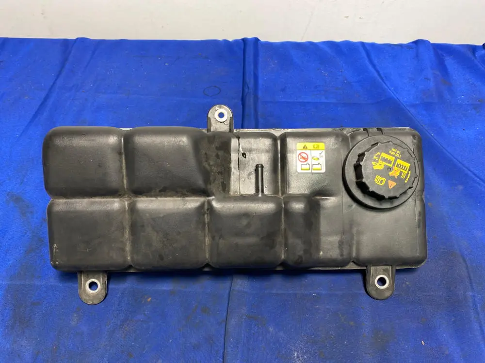 1999-04 Ford Mustang 4.6 V8 Engine Coolant Reservoir Oem Nice 086 1