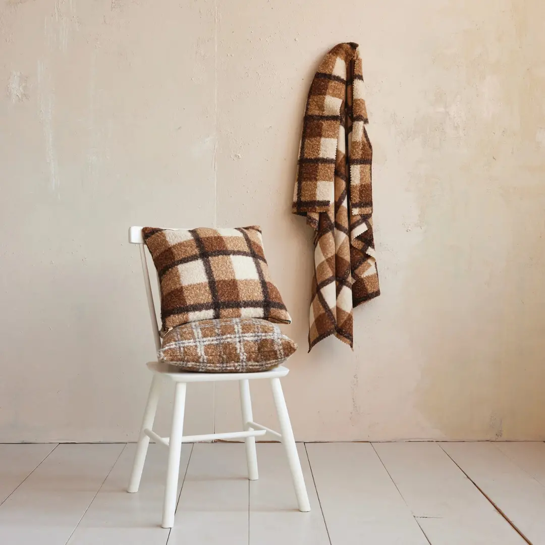 18" Faux Sherpa Pillow, Brown Plaid 1