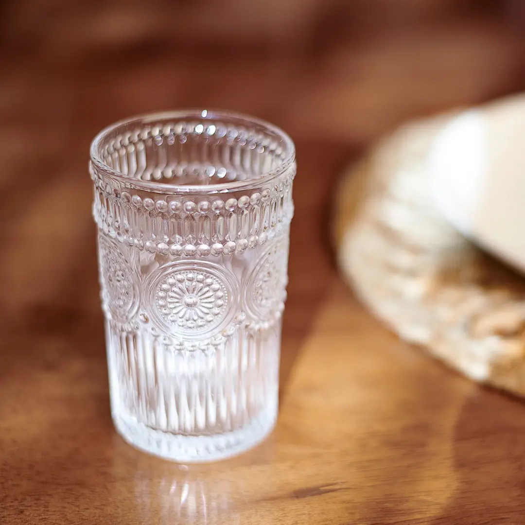 Large Medallion Vintage Drinking Glass 1