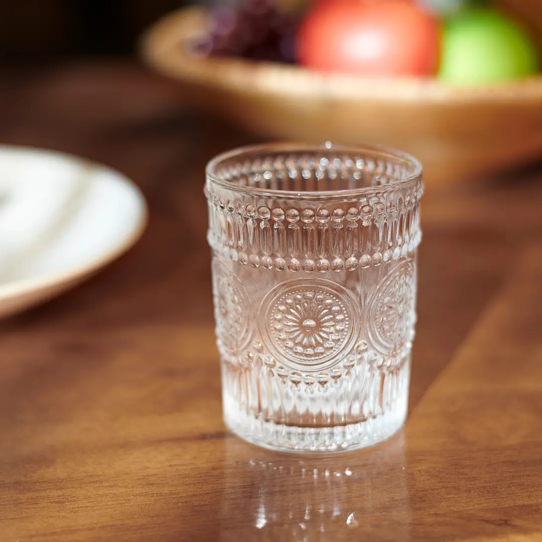 Small Medallion Vintage Drinking Glass 1