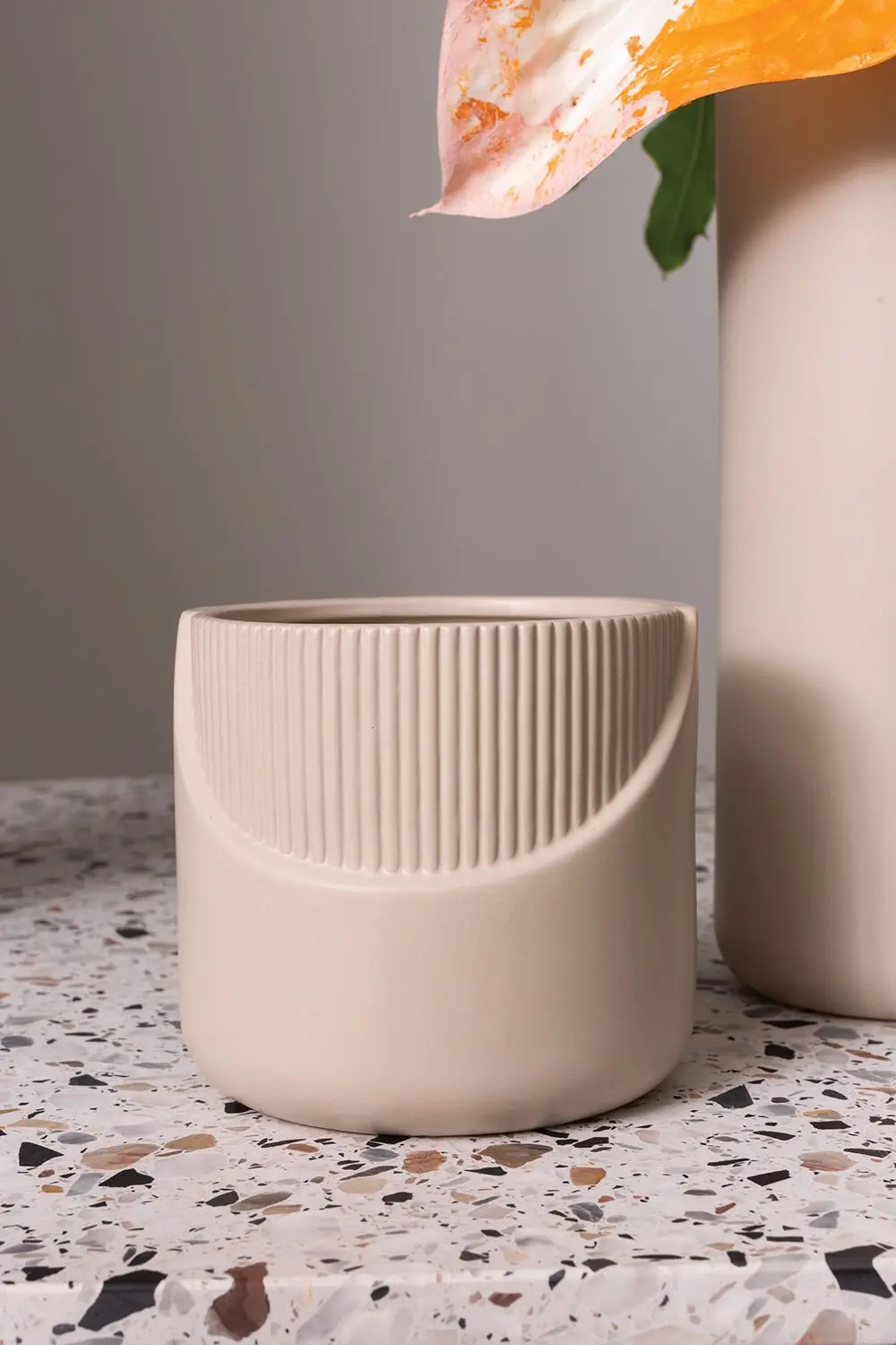 Off-White Halen Pot, 4.5" 1