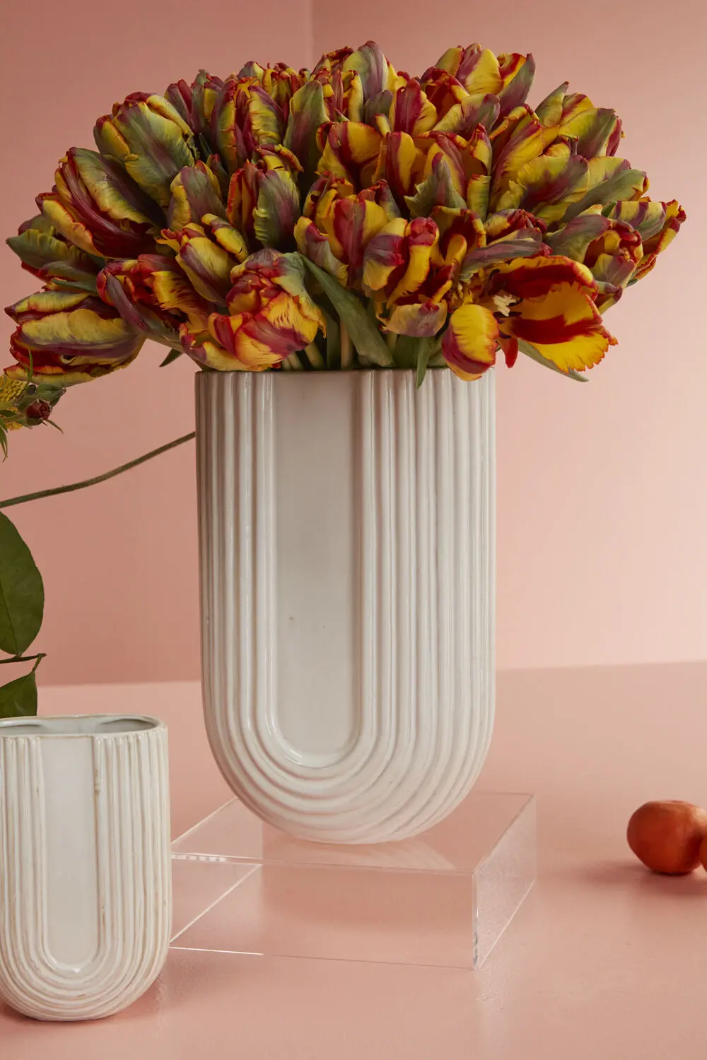 Off-White Eos Vase, Large 1