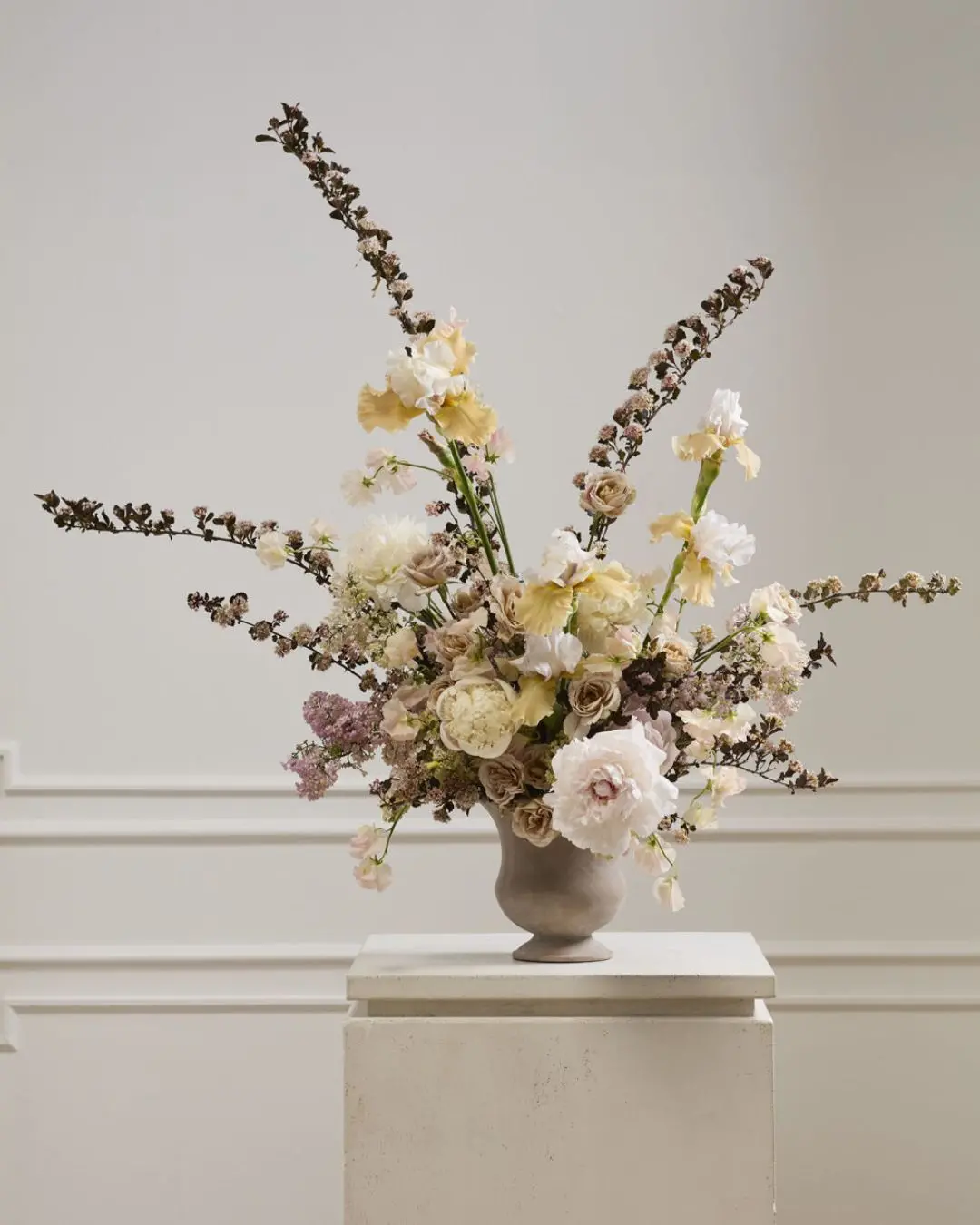 Wallace Urn, 8" 1