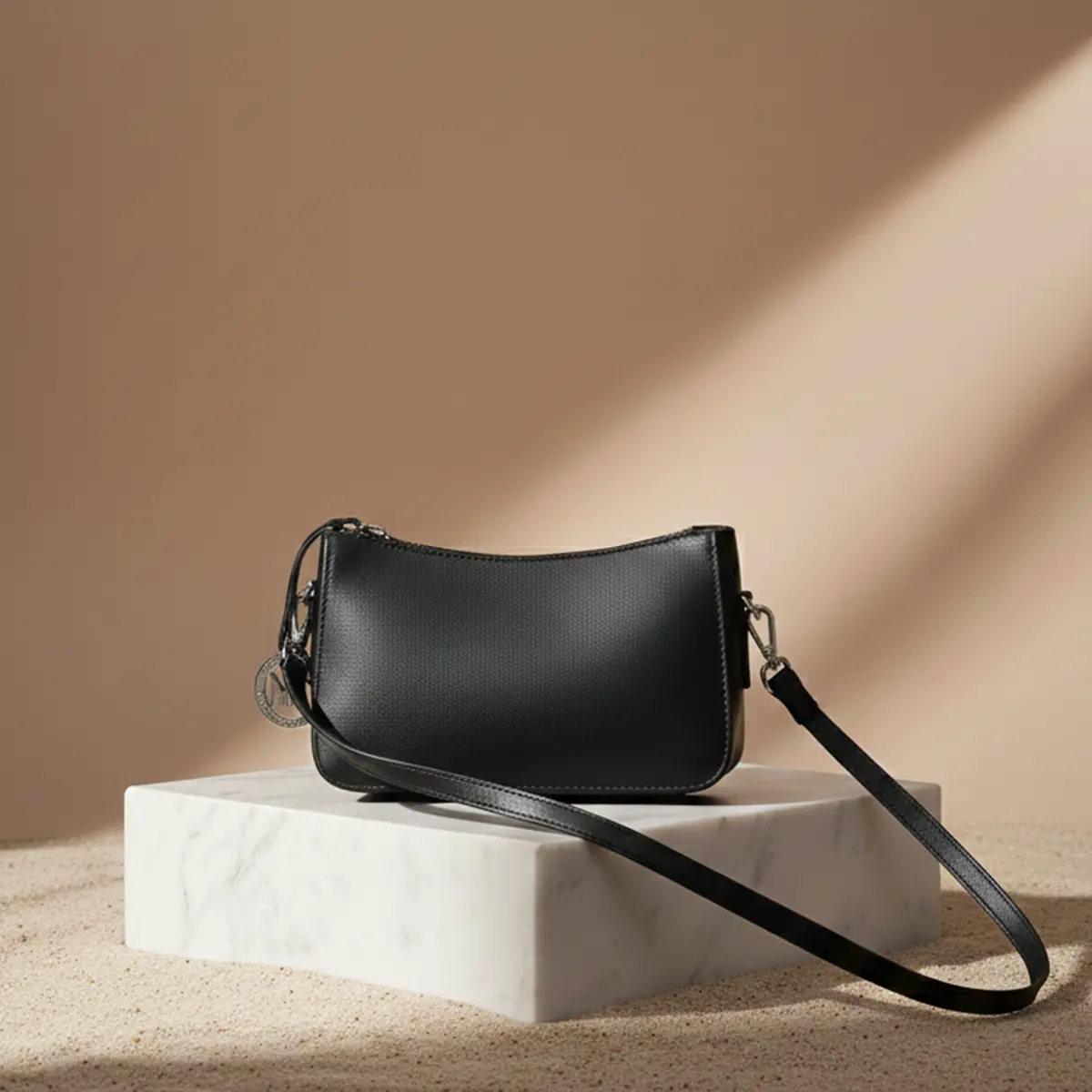 Noir Luna Bag Black 1