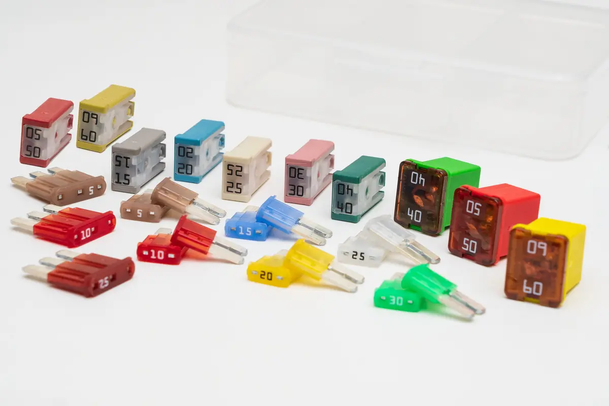 Spv Parts 2015-2025 Ford F-150 And Raptor, Ranger, Bronco Essential Fuse Pack (Oem Name Brand) 1