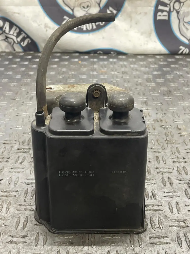 1987-93 Ford Mustang Charcoal/Fuel Vapor Canister 117K Miles 289 1