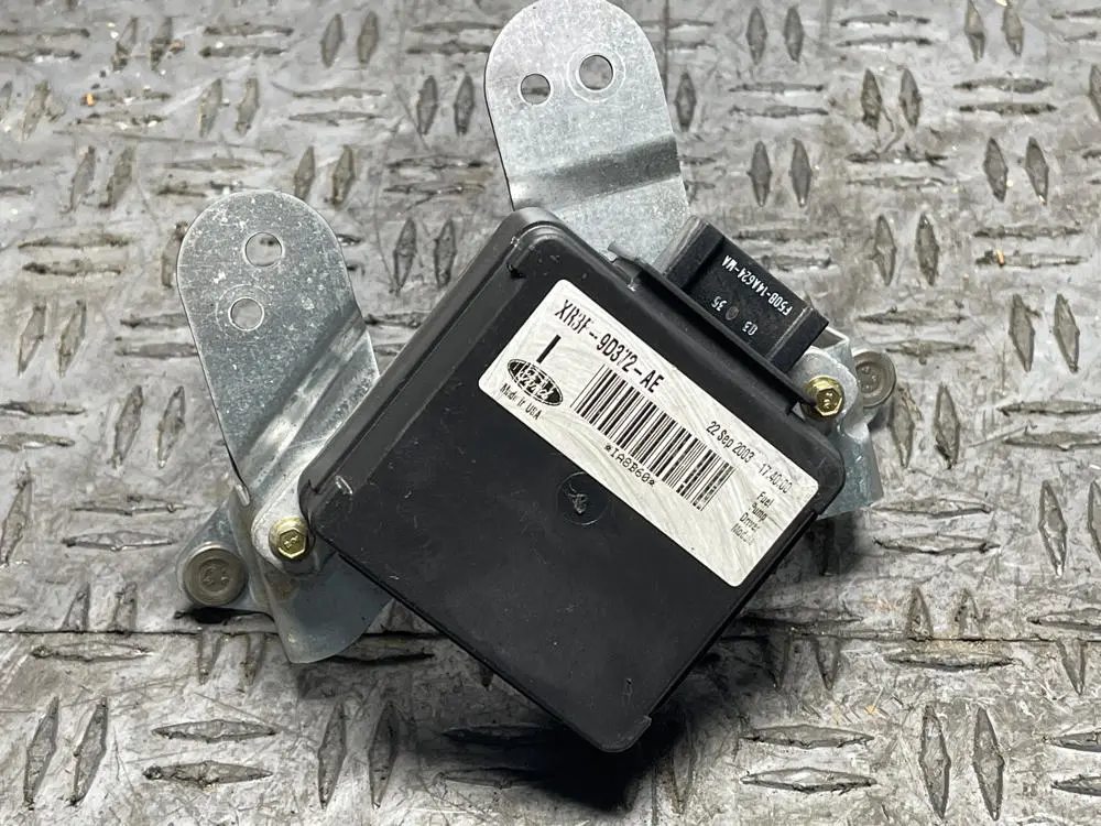 2003-04 Ford Mustang Mach One Fuel Pump Driver Module 19K Miles 296 1