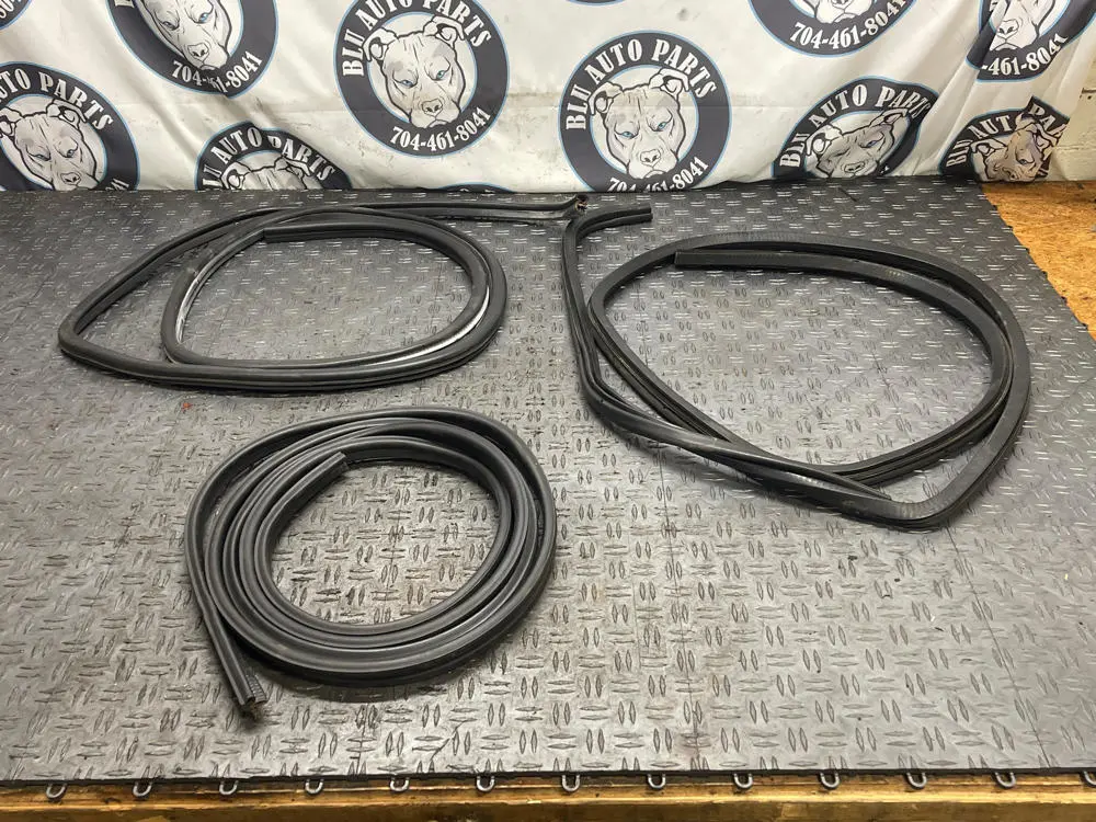 1987-93 Ford Mustang Weather Stripping Set 117K Miles 289 1