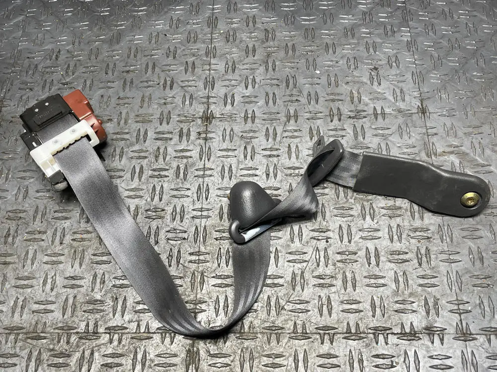 2003-04 Ford Mustang Mach One Driver Front Lh Belt- For Coupe 19K Miles 296 1