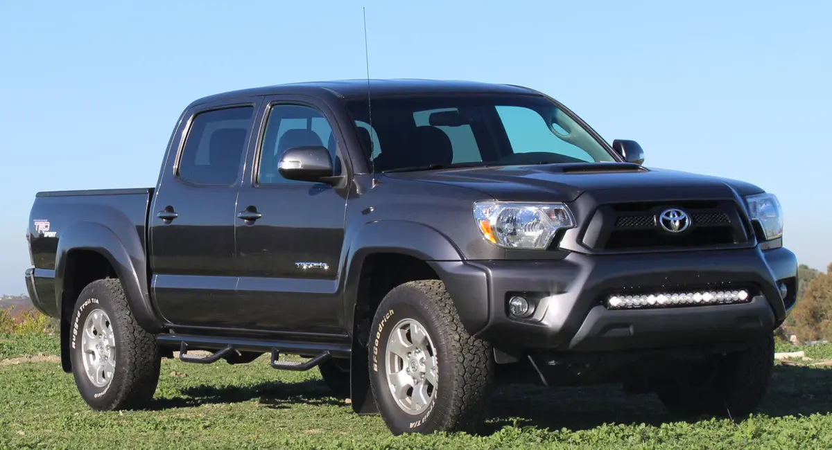 05-15 Toyota Tacoma S8/Onx6+ 30 Inch Bumper Light Kit - Baja Designs 2