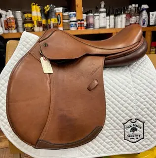 2016 M Toulouse Annice Dl Jump Saddle - 17" 1