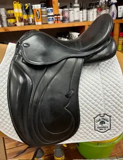 2013 M Toulouse Alyssa Dressage Saddle - 17.5" 1