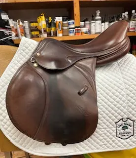 2010 Prestige Meredith Jump Saddle - 17" 1
