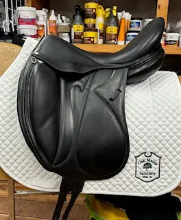 2017 Devoucoux Makila Dressage Saddle- 18" 1