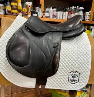 2017 Devoucoux Chiberta Monoflap Jump Saddle - 17" 1