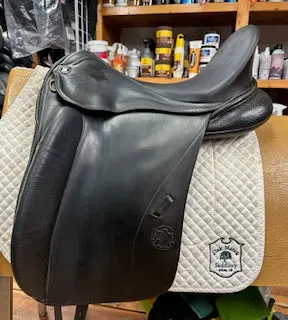 2010 Hennig Sofa Dressage Saddle - 17.5 1
