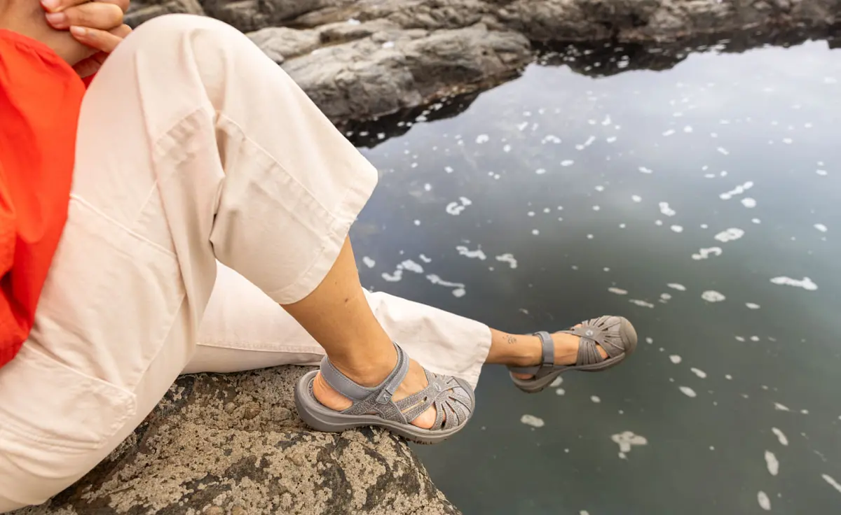Women's Rose Sandal | Black/Neutral Gray 7
