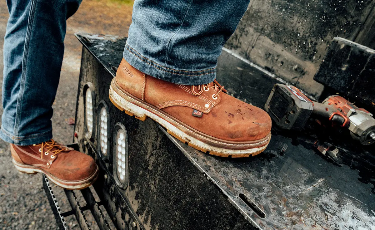 Men's Liberty 6" Waterproof 90° Heel Boot (Soft Toe) | Bombay Brown/Gum 7