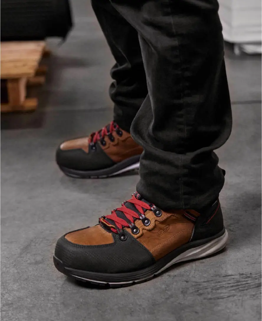 Men's Red Hook Waterproof Boot (Carbon Toe) | Tobacco/Black 7