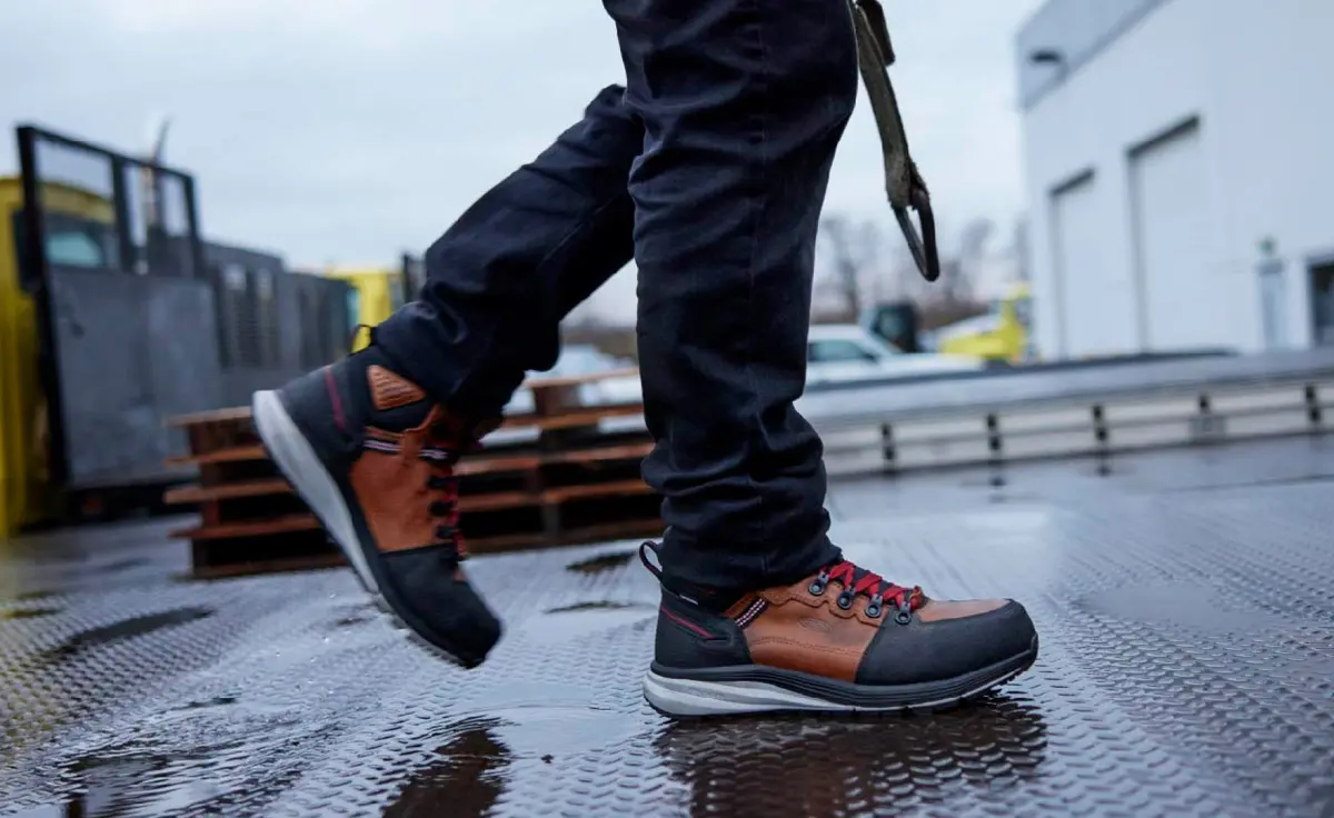 Men's Red Hook Waterproof Boot (Carbon Toe) | Tobacco/Black 6