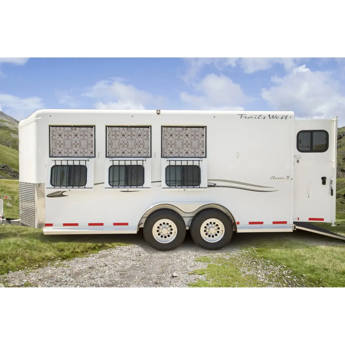 Yellowstone Horse Trailer Screen 1