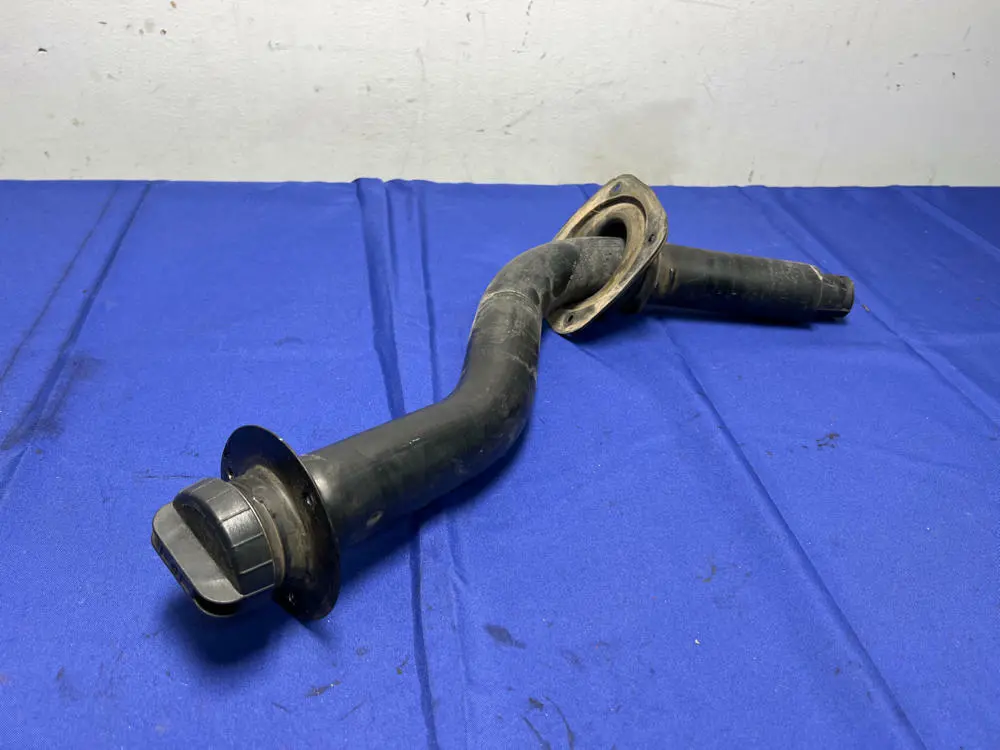 1996-97 Ford Mustang Svt Cobra Fuel Filler Neck Factory 120 1