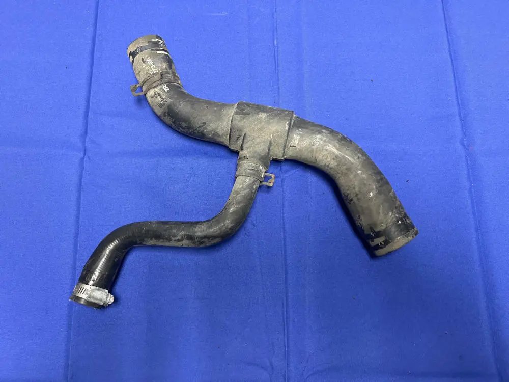 1999-04 Ford Mustang Lower Radiator Hose 137 1
