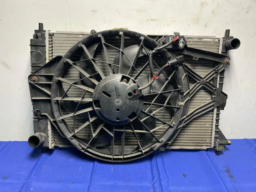 1999-04 Ford Mustang Gt Radiator And Fan Factory 137 1