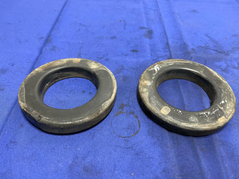 1999-04 Ford Mustang Polyurethane Front Spring Isolators Pair Np 1