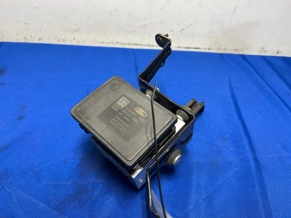 2018-23 Ford Mustang Gt Abs Module Pump Servo 25K Miles Factory 140 1