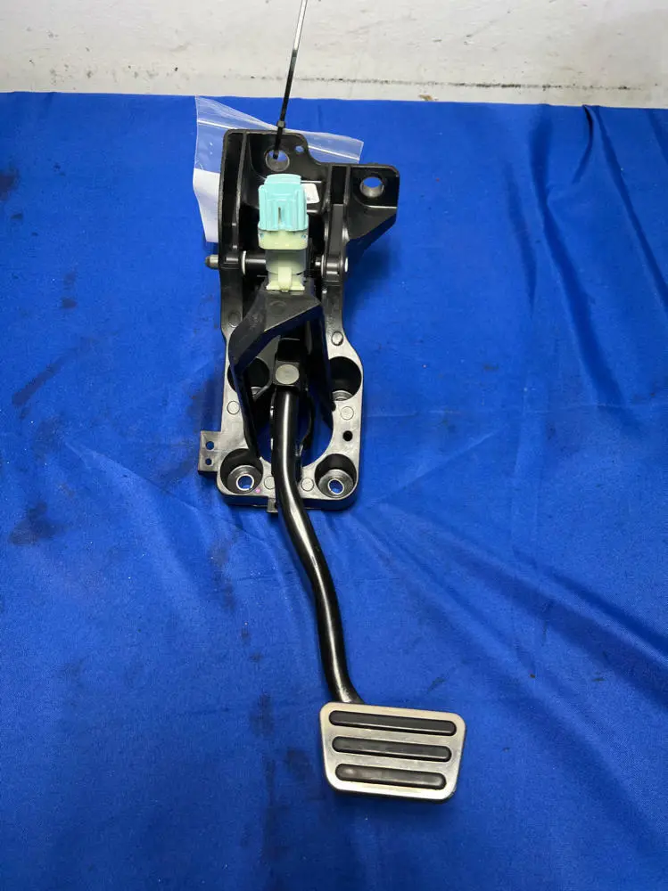 2018-23 Ford Mustang Automatic Transmission Brake Pedal Assembly 140 1