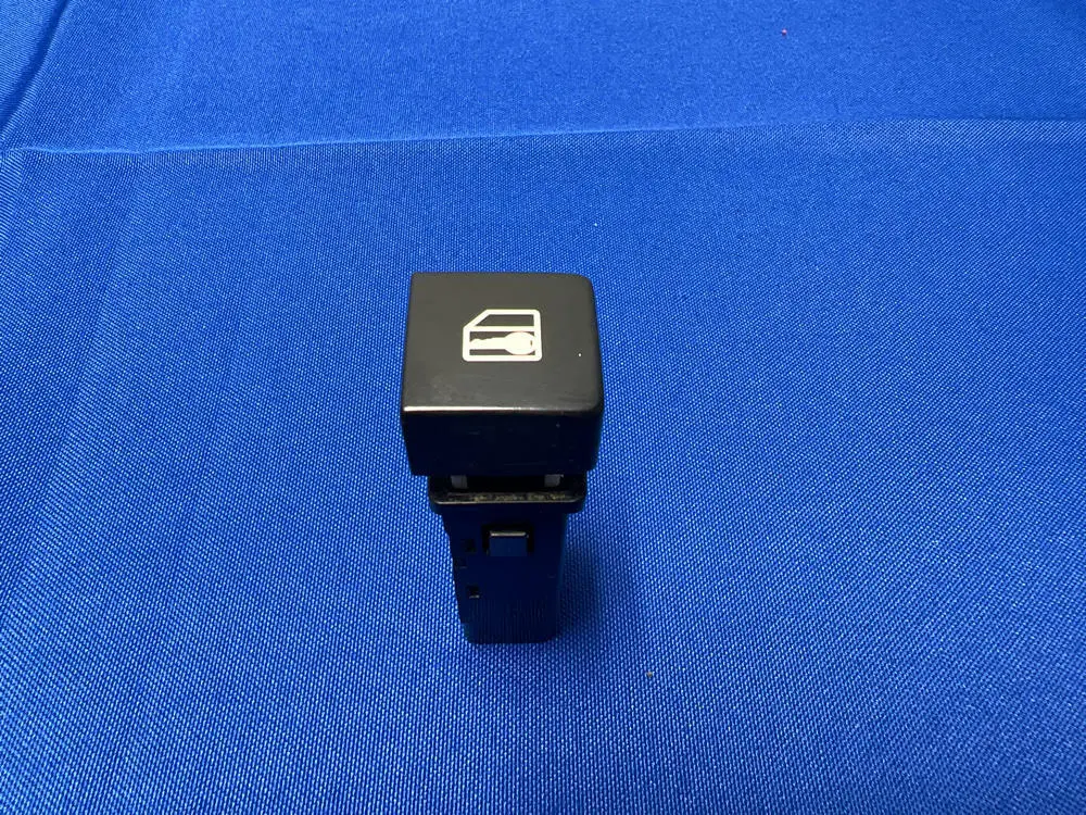 2006 Pontiac Gto Center Console Central Locking Button Factory 152 1