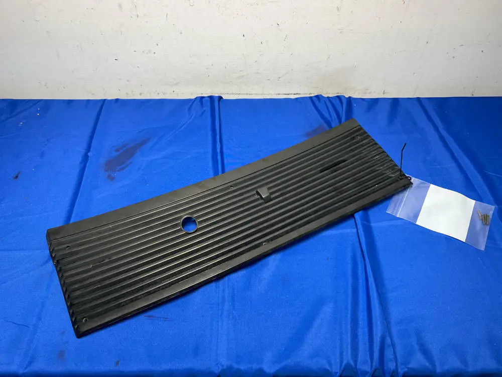 1987-93 Ford Mustang Windshield Wiper Cowl Panel Factory Some Damage 157 1