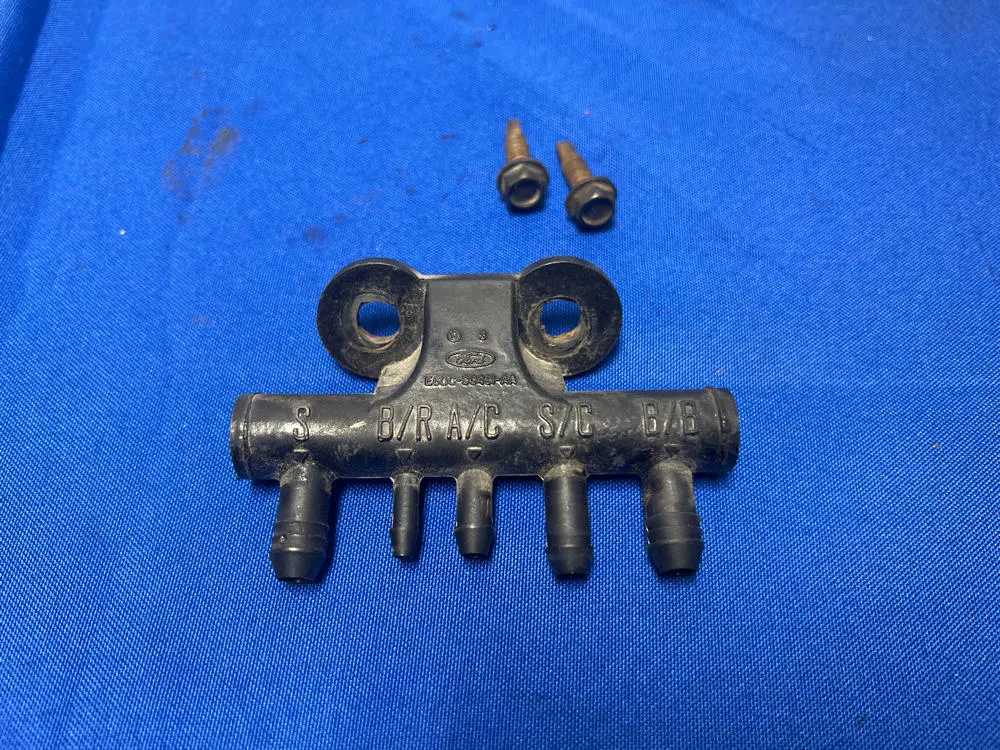 1987-93 Ford Mustang Gt Lx 5.0 Vacuum Manifold Block Factory 157 1