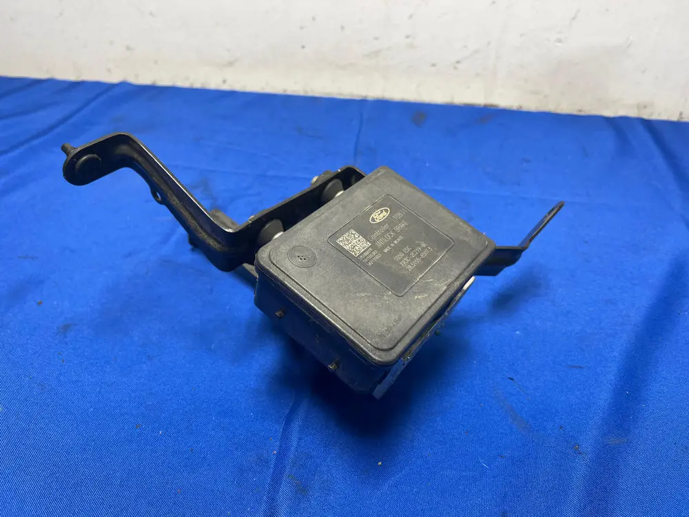 2015-17 Ford Mustang Gt Coyote Abs Module 165 1