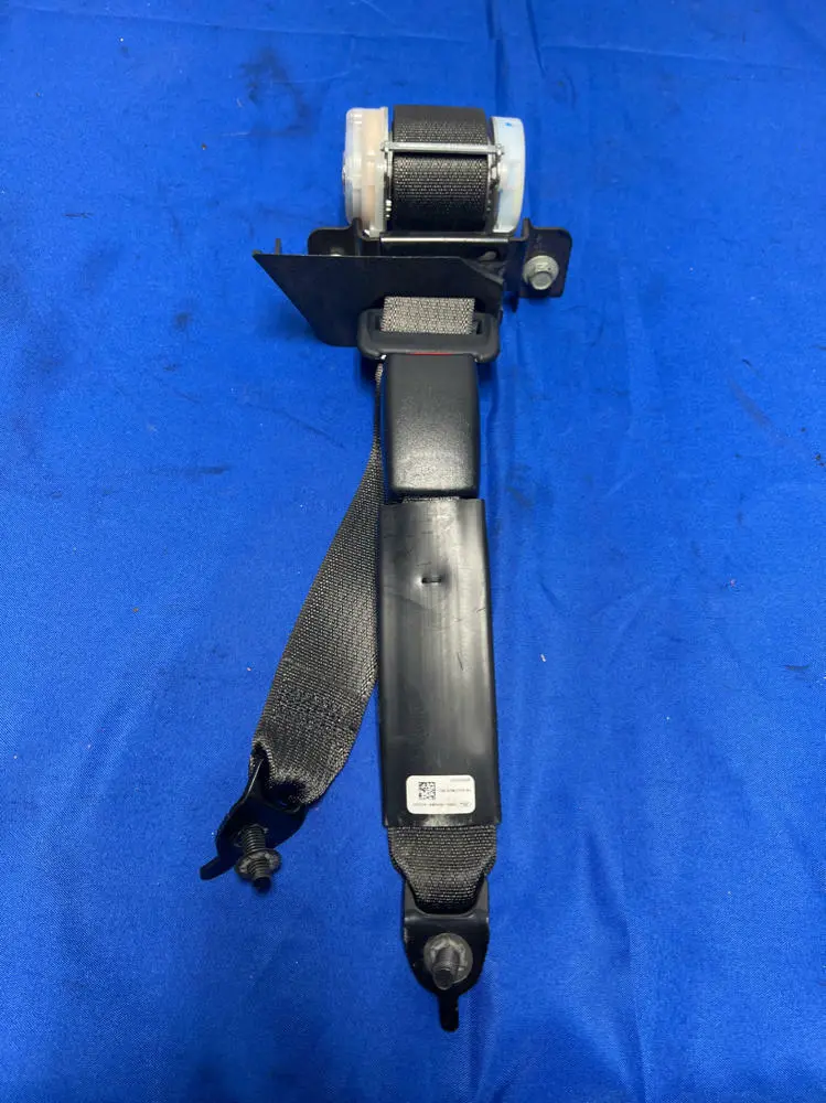 2015-17 Ford Mustang Rear Lh Seat Belt W/ Buckle 165 1