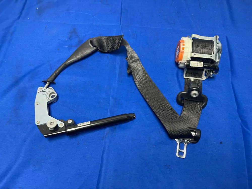 2015-17 Ford Mustang Front Rh Seat Belt W/ Buckle 165 1
