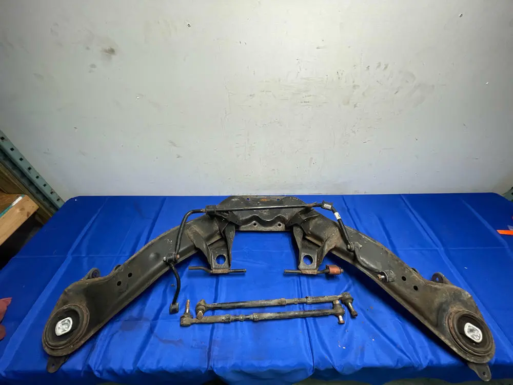 2005-06 Pontiac Gto Rear Sub Frame 159 1