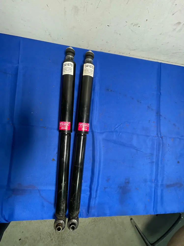 2005-06 Pontiac Gto Kyb Shocks Pair 159 1
