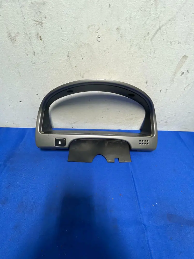 2004-06 Pontiac Gto Instrument Cluster Bezel 159 1