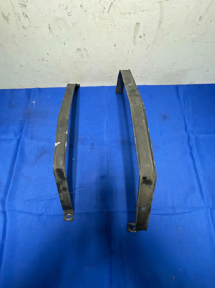 2003-04 Ford Mustang Svt Cobra Gas Tank Straps 166 1