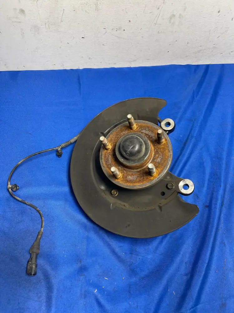 2005-09 Ford Mustang Driver Lh Front Spindle 162 1