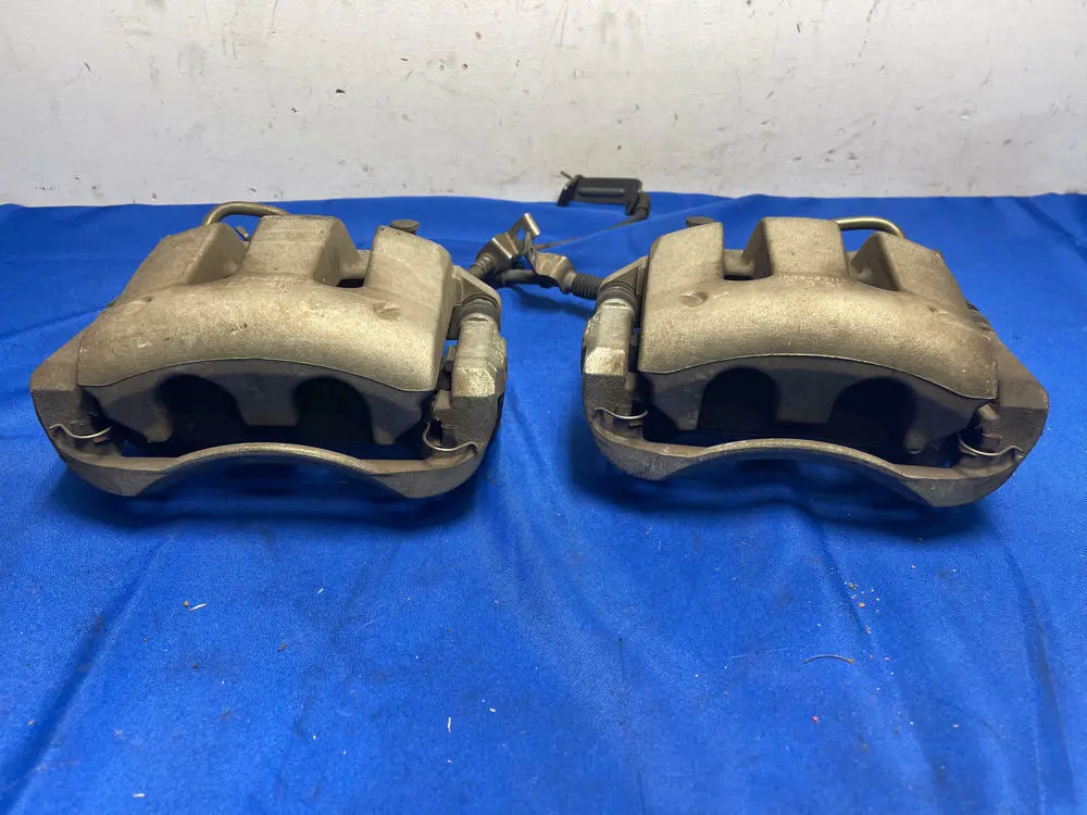 2005-09 Ford Mustang V8 Gt Brake Calipers 56K 162 1