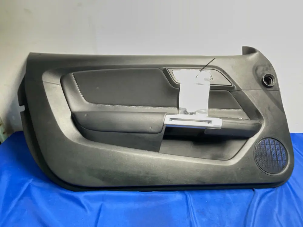2018-23 Ford Mustang Lh Door Panel 168 1